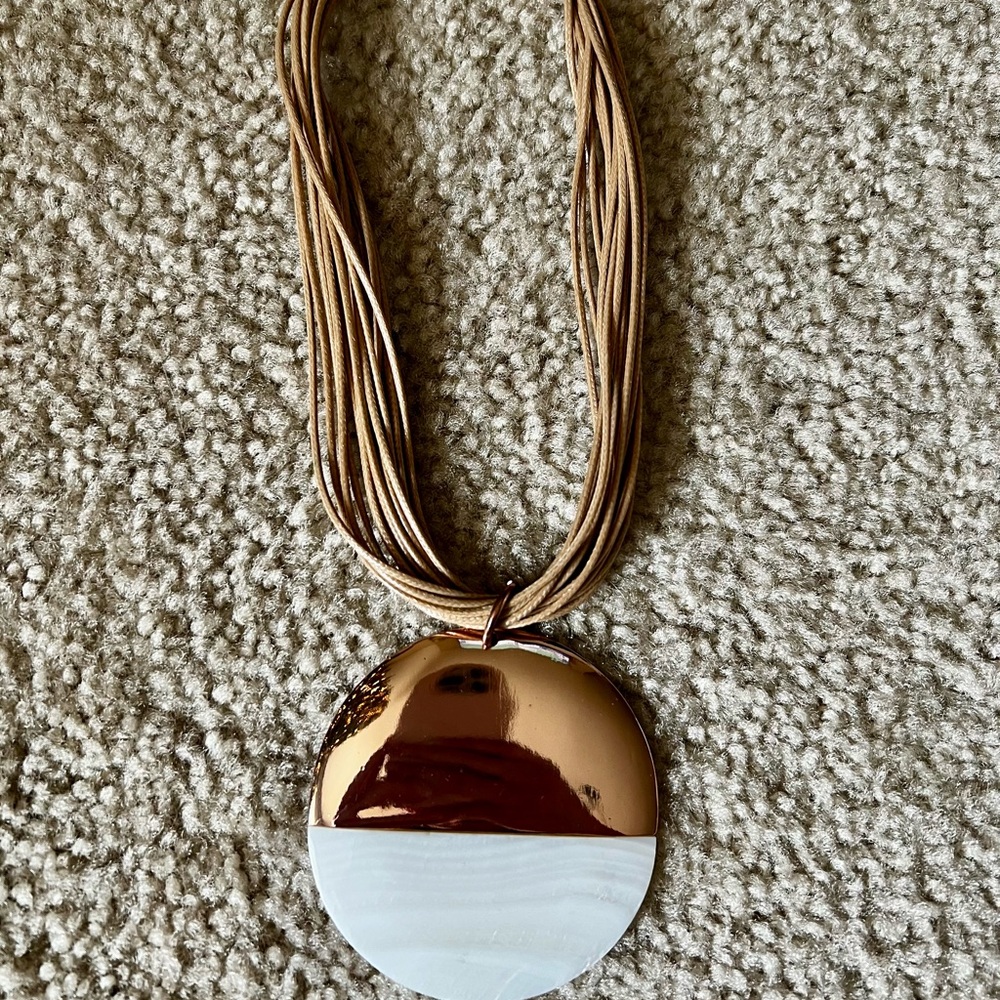 Chic Genuine Shell Pendant Necklace
